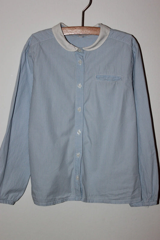 tweedehands katoenen lichtblauw met wit gestreepte blouse met lange mouwen van jacadi in maat 122-128 voor een meisje