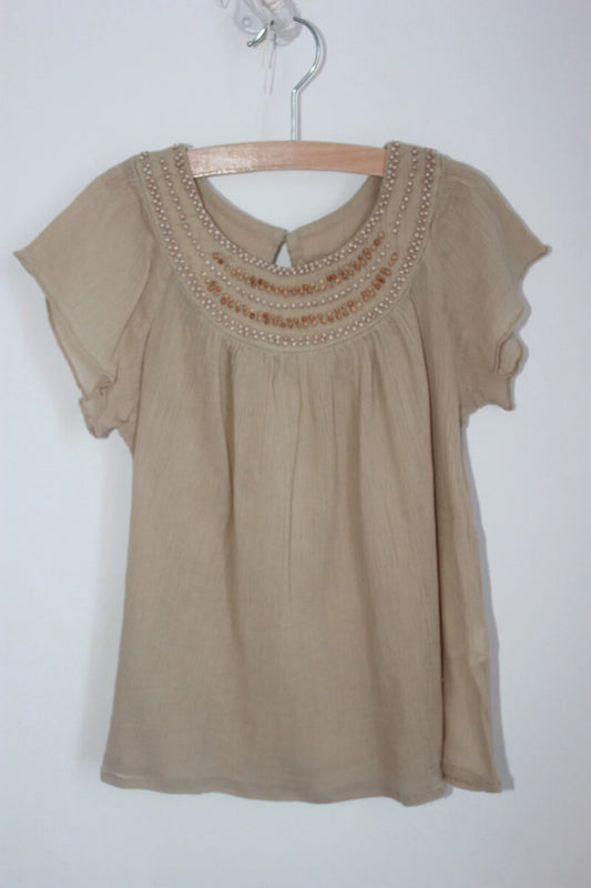 tweedehands katoenen zomerse beige blouse met korte mouwen en kraaltjes van bonpoint in maat 122-128