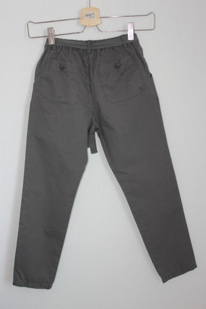 tweedehands katoenen donkergrijze lange broek in maat 122-128 van bonpoint voor een meisje