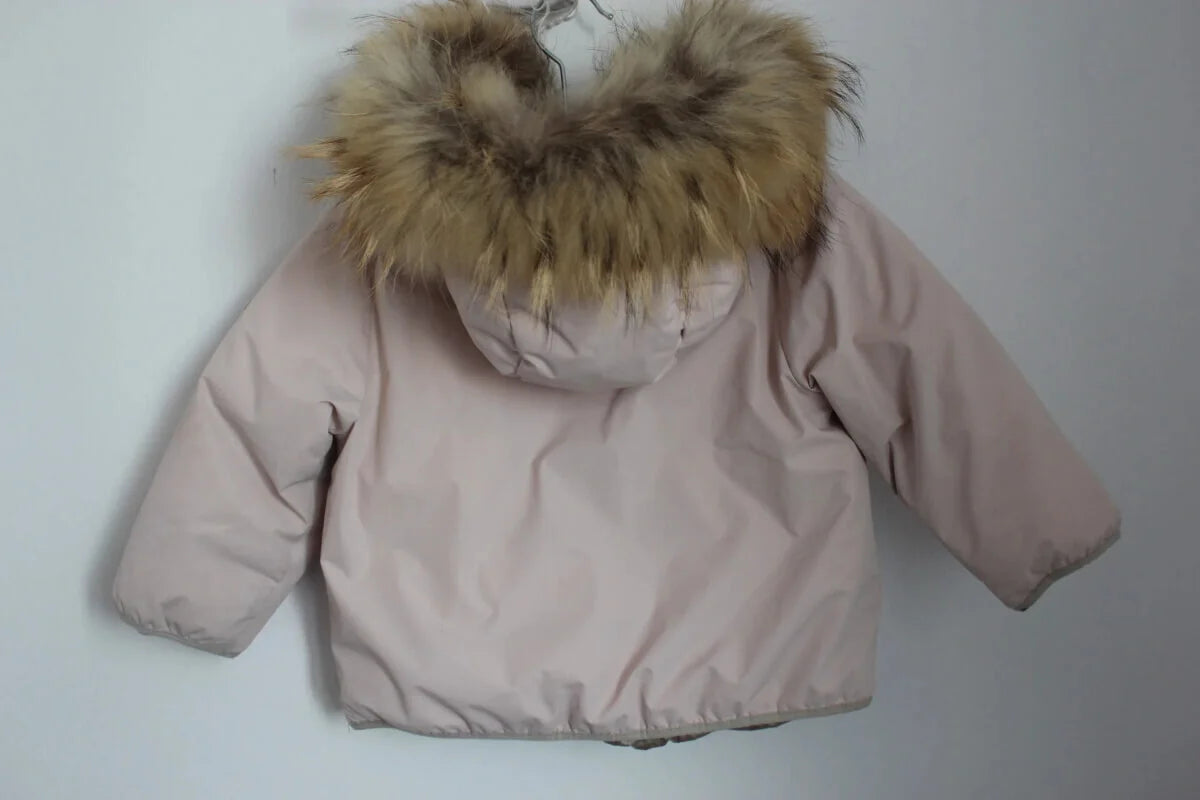 tweedehands lichtroze winterjas met capuchon en bontkraag van bonpoint in maat 80
