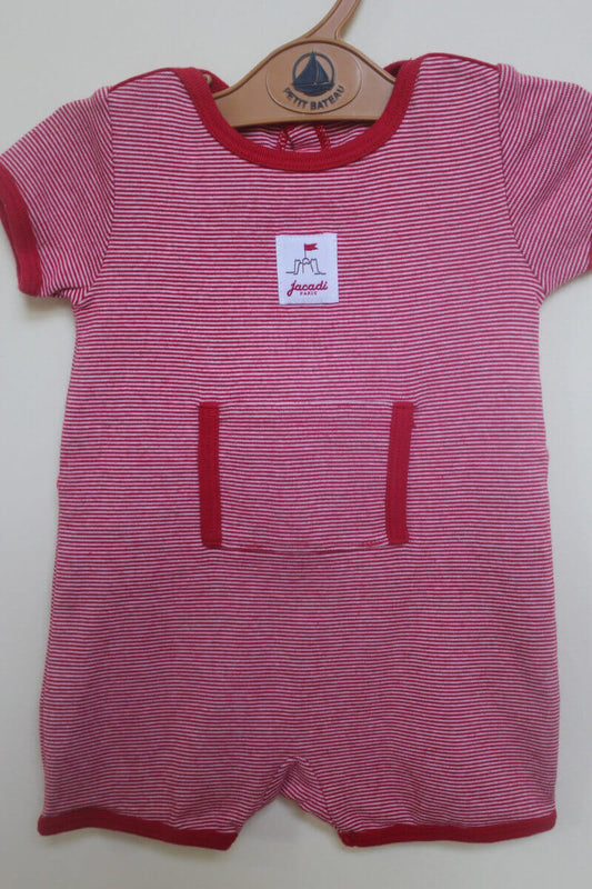 tweedehands unisex zomers katoenen rood met wit gestreepte playsuit met korte mouwen van jacadi in maat 68