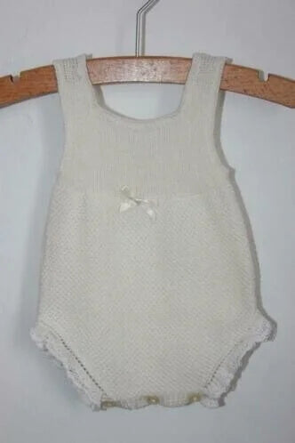 tweedehands-zomers-creme-kort-pakje-maat-46-baby-meisje-paz-rodriguez