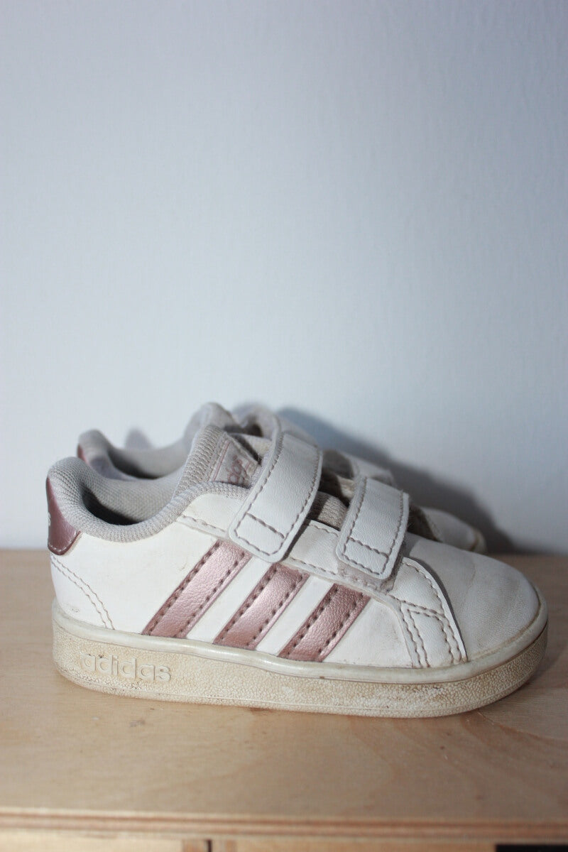 tweedehands-adidas-gympen-wit-roze-maat-20-baby-meisje