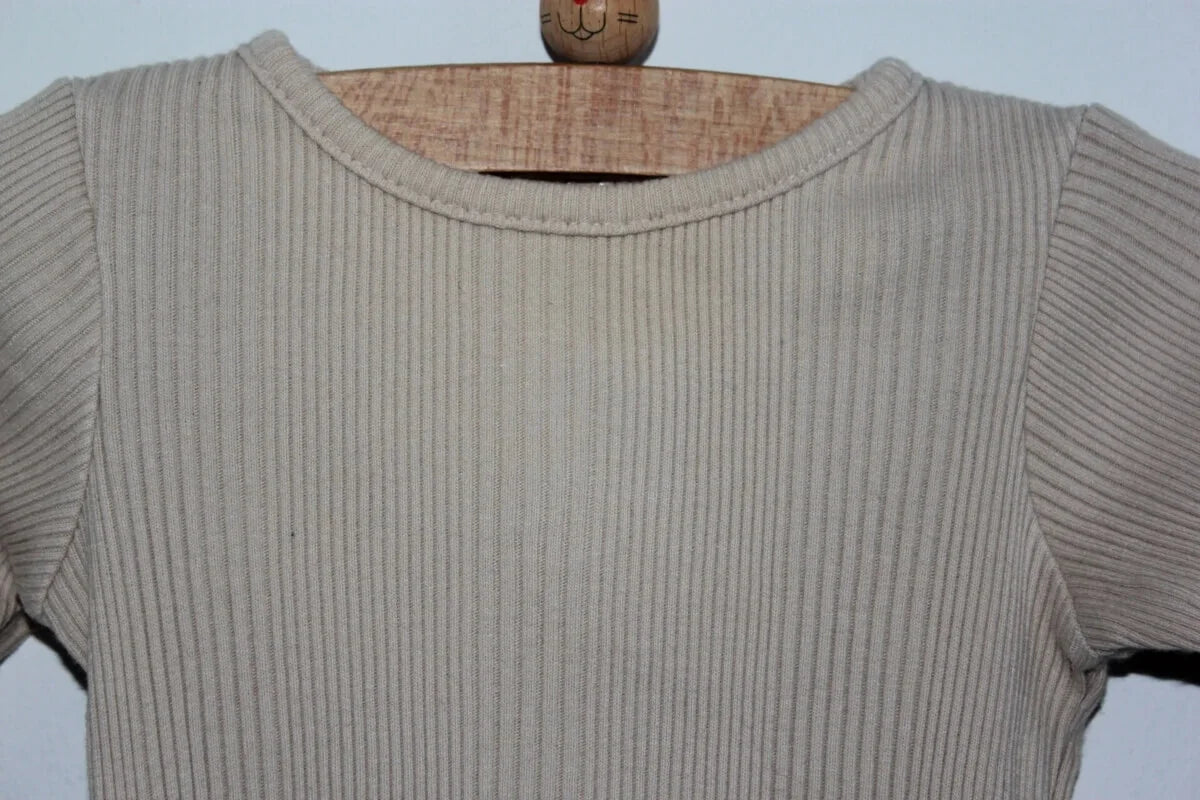 tweedehands-beige-longsleeve-maat-62-baby-unisex-cyrillus