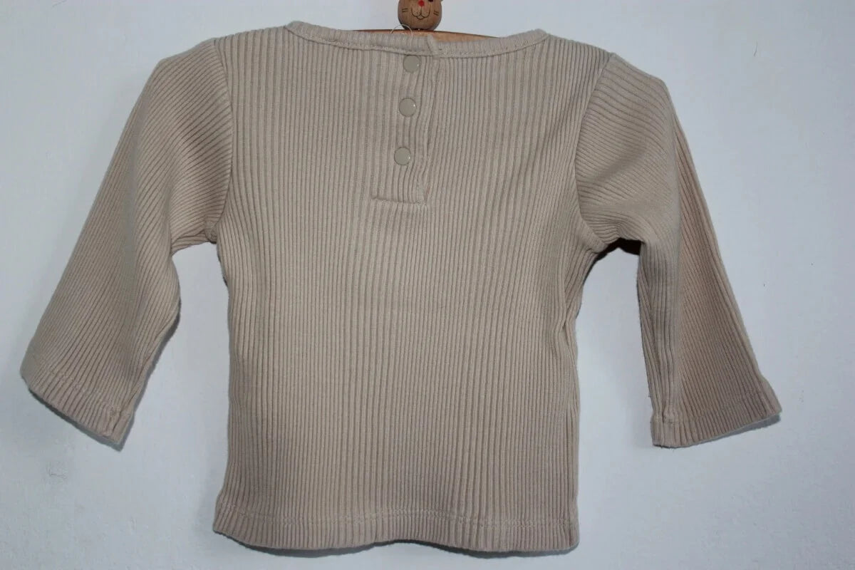 tweedehands-beige-longsleeve-maat-62-baby-unisex-cyrillus