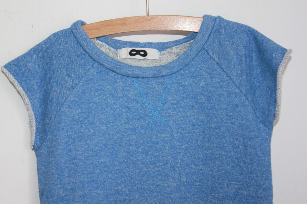 blauwe-sweater-korte-mouwen-maat-104-meisje