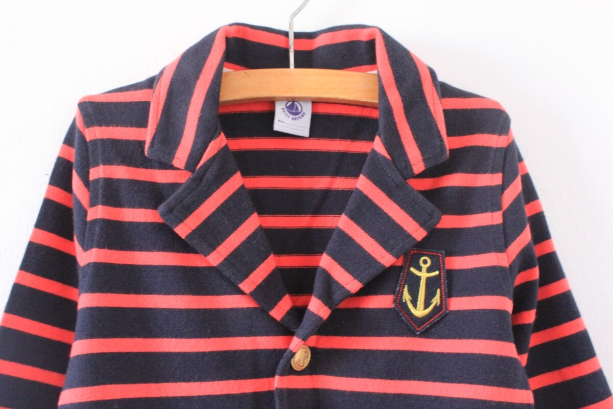 Donkerblauw-rood-gestreepte-blazer-maat-98-104-meisje-petit-bateau