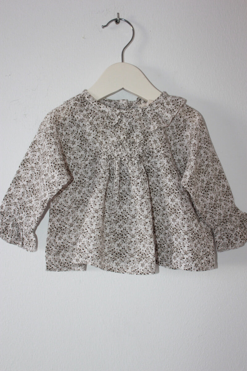 tweedehands-ecru-taupe-gebloemde-blouse-lange-mouwen-bonton-maat-62-baby-meisje