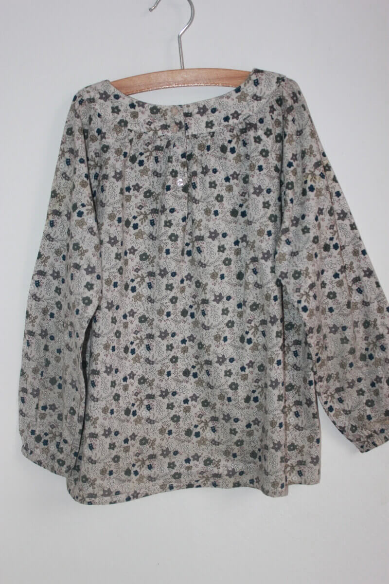 tweedehands-blouse-lange-mouwen-flowerprint-maat-128-meisje-cfk