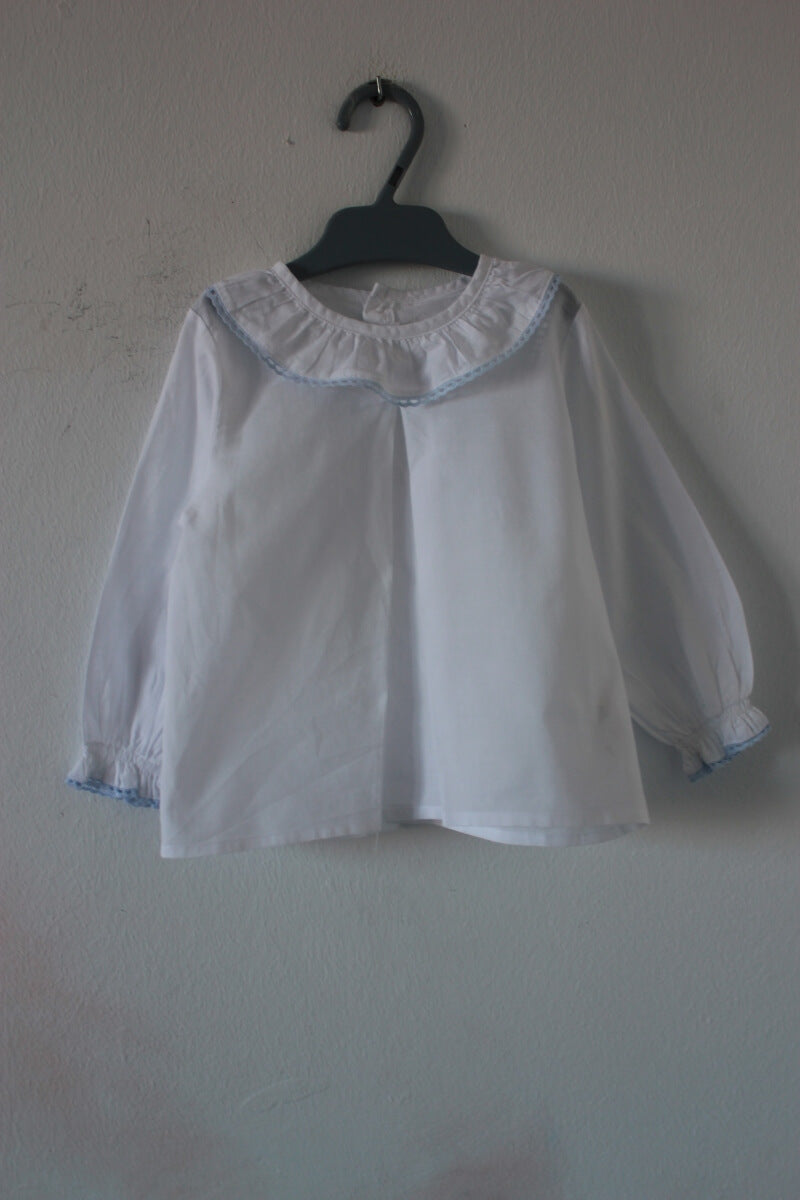 witte-blouse-volantkraagje-lange-mouwen-maat-68-baby-class