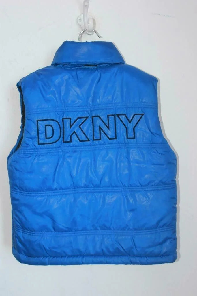 tweedehands-blauwe-bodywarmer-maat-116-jongen-dkny