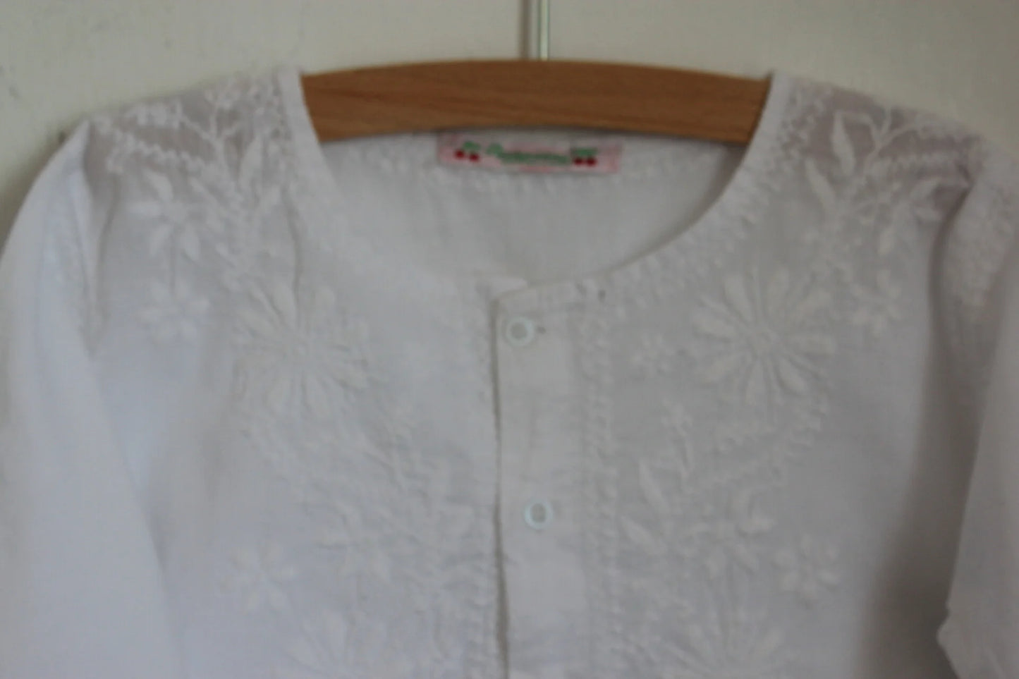 tweedehands-witte-zomerse-blouse-driekwart-mouwen-maat-104-meisje-bonpoint