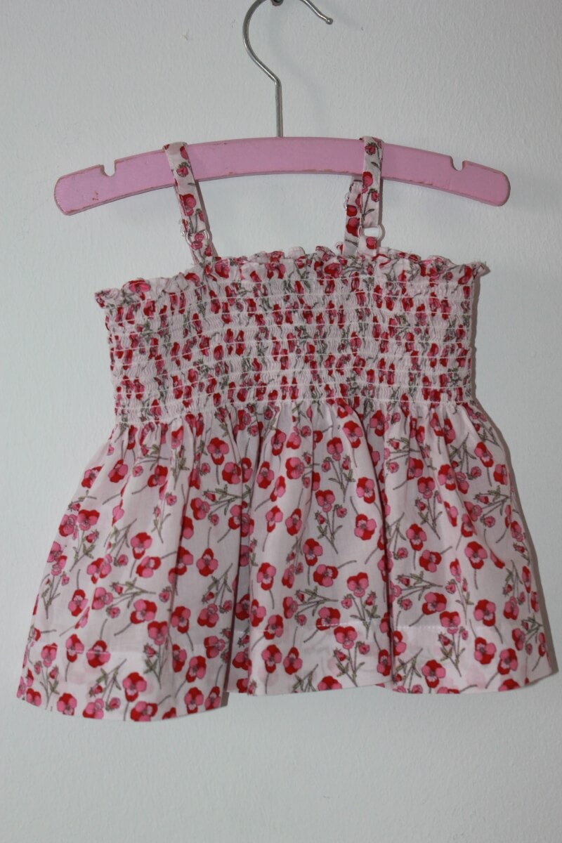 tweedehands-gebloemde-blouse-schouderbandjes-maat-80-baby-meisje-cyrillus