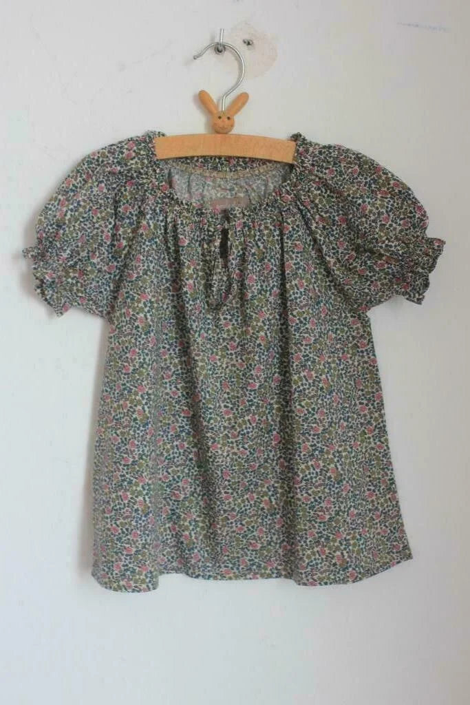 tweedehands-liberty-blouse-multicolour-korte-mouwen-maat-98-meisje-emile-et-ida