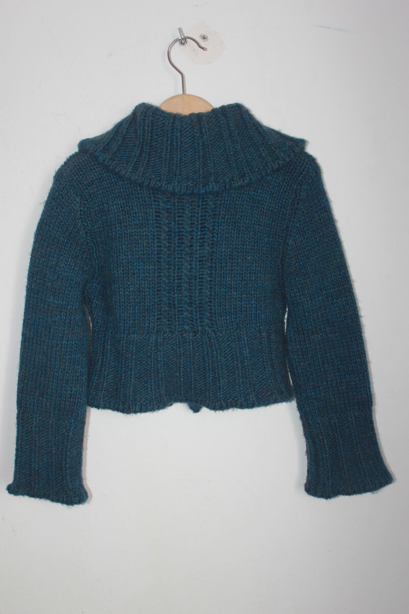 tweedehands-blauw-warm-vest-maat-116-meisje-essentiel-antwerp