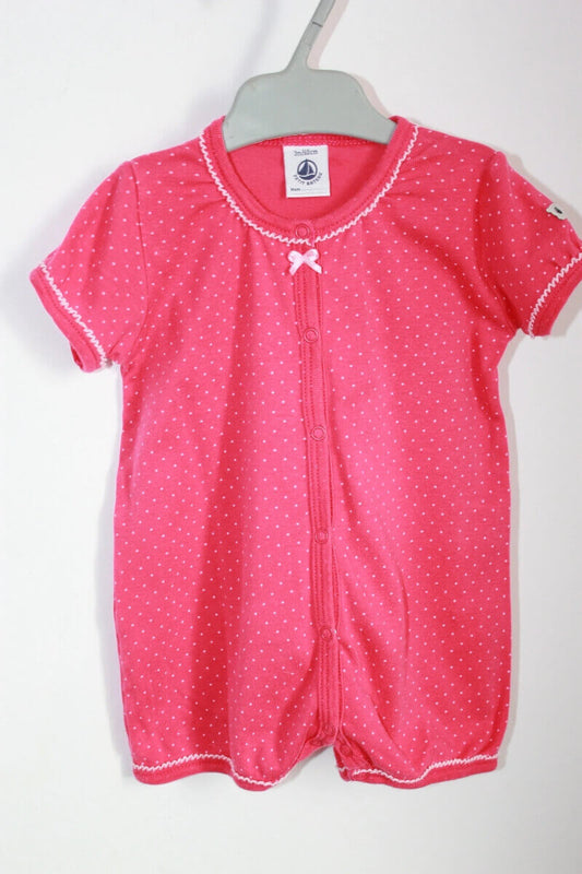 tweedehands-fuchsia-romper-witte-stippen-korte-mouwen-maat-62-petit-bateau