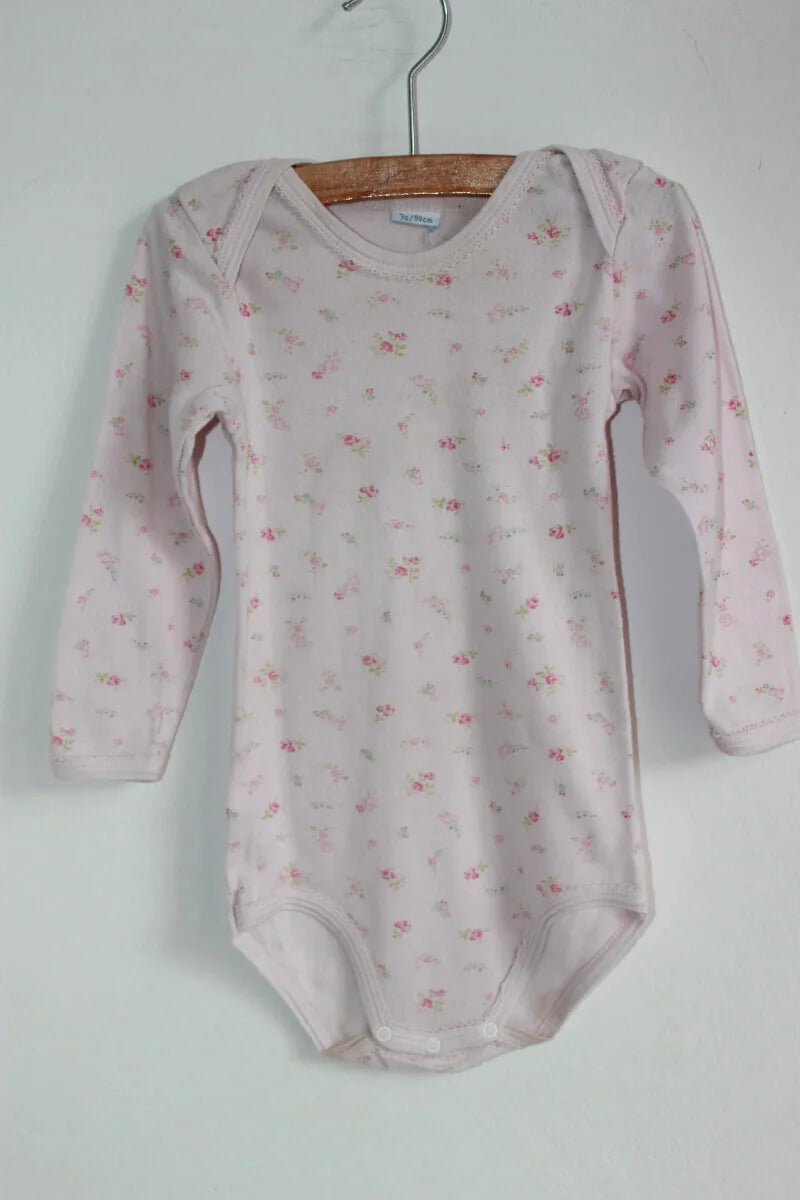 tweedehands-gebloemde-roze-romper-lange-mouwen-maat-92-petit-bateau