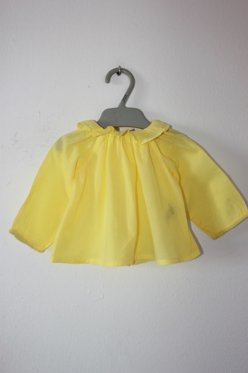 tweedehands-gele-blouse-lange-mouwen-volantkraag-maat-62-baby-meisje-bonton