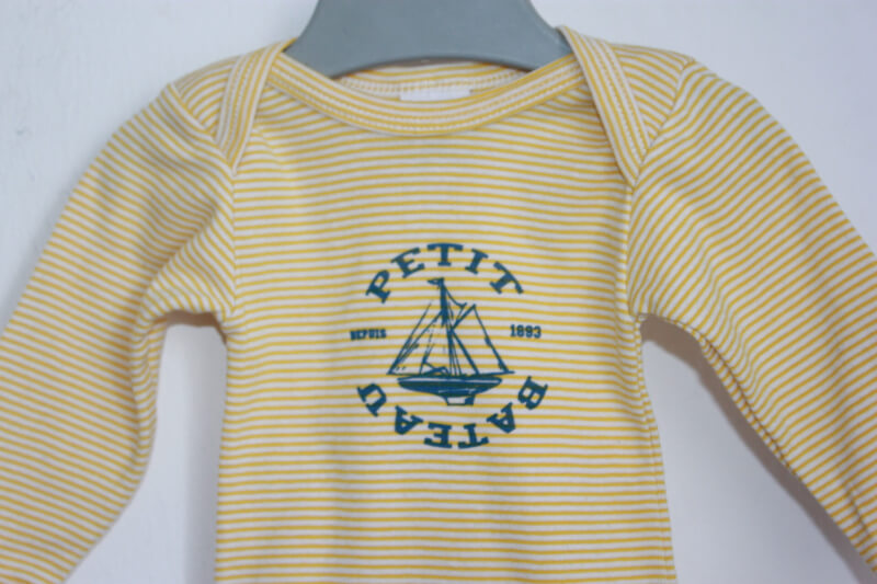 tweedehands-geel-wit-gestreepte-romper-lange-mouwen-maat-62-petit-bateau