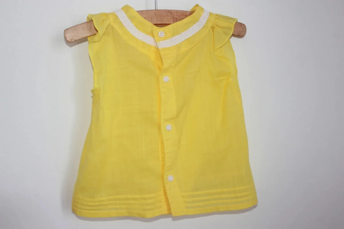 tweedehands-geel-witte-blouse-korte-mouwen-maat-68-baby-meisje-carrement-beau