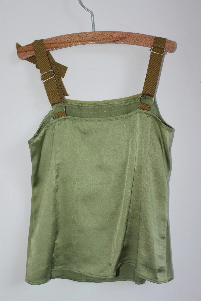 tweedehands-groene-top-schouderbandjes-essentiel-antwerp-maat-104-meisje