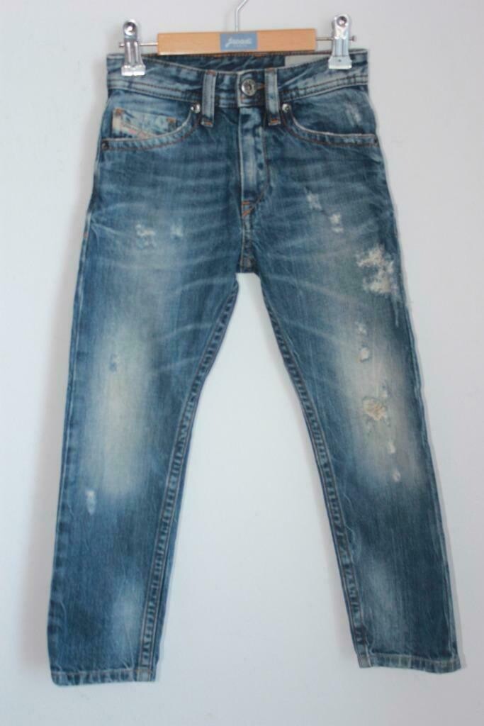 tweedehands-unisex-jeans-scheuren-maat110-diesel