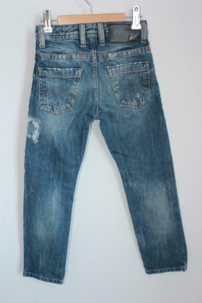 tweedehands-unisex-jeans-scheuren-maat110-diesel