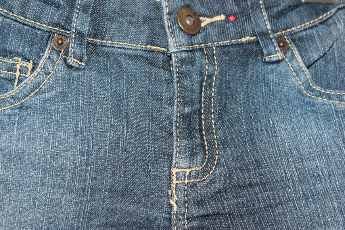 tweedehands-korte-jeans-maat-104-meisje-vynil-fraise