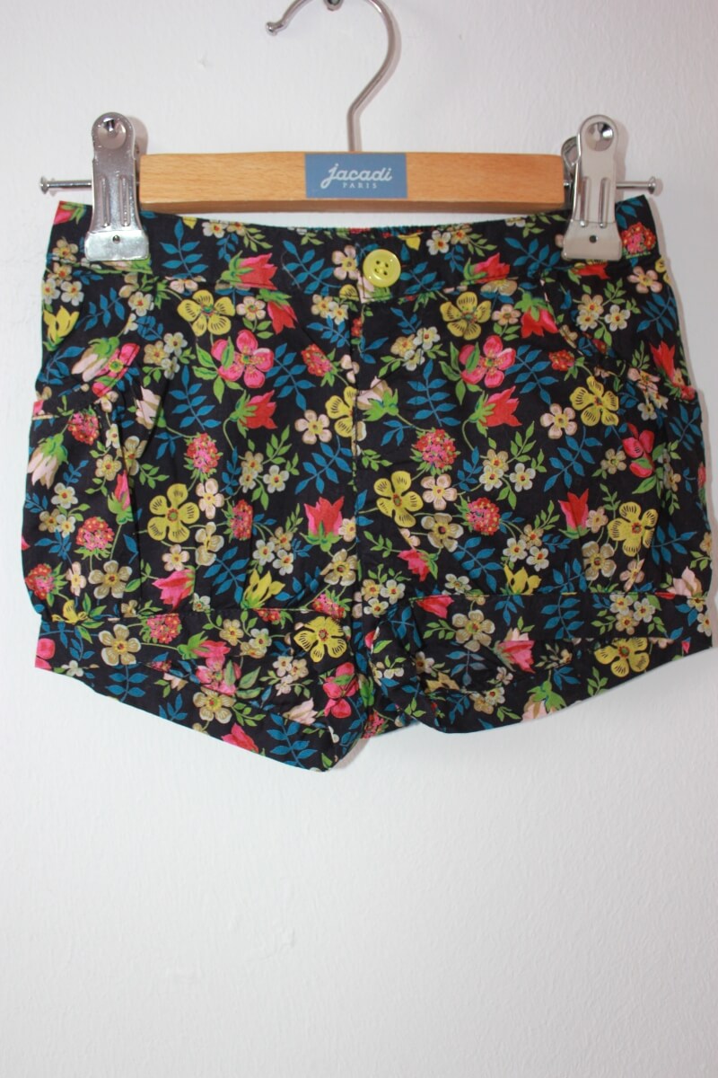 tweedehands-gebloemde-zomerse-korte-broek-maat-68-la-cerise-sur-le-gateau-monoprix-baby-meisje