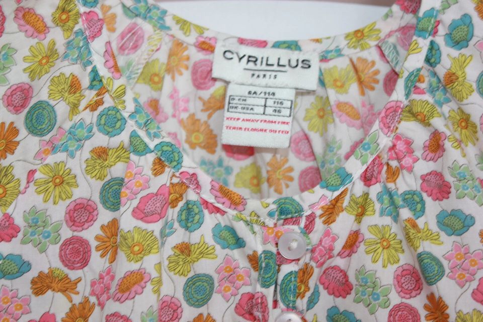 tweedehands-gebloemde-mouwloze-blouse-multicolour-cyrillus-maat116-meisje