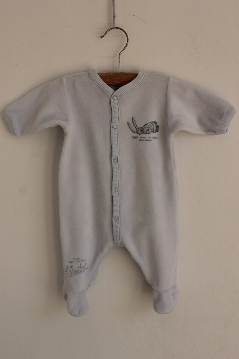 tweedehands-lichtblauw-zacht-velours-boxpakje-konijn-petit-bateau-maat-56