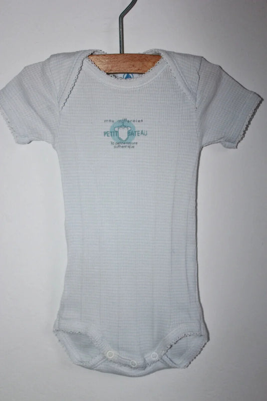 tweedehands-lichtblauw-wit-gestreepte-unisex-romper-kortemouwen-petitbateau-maat62