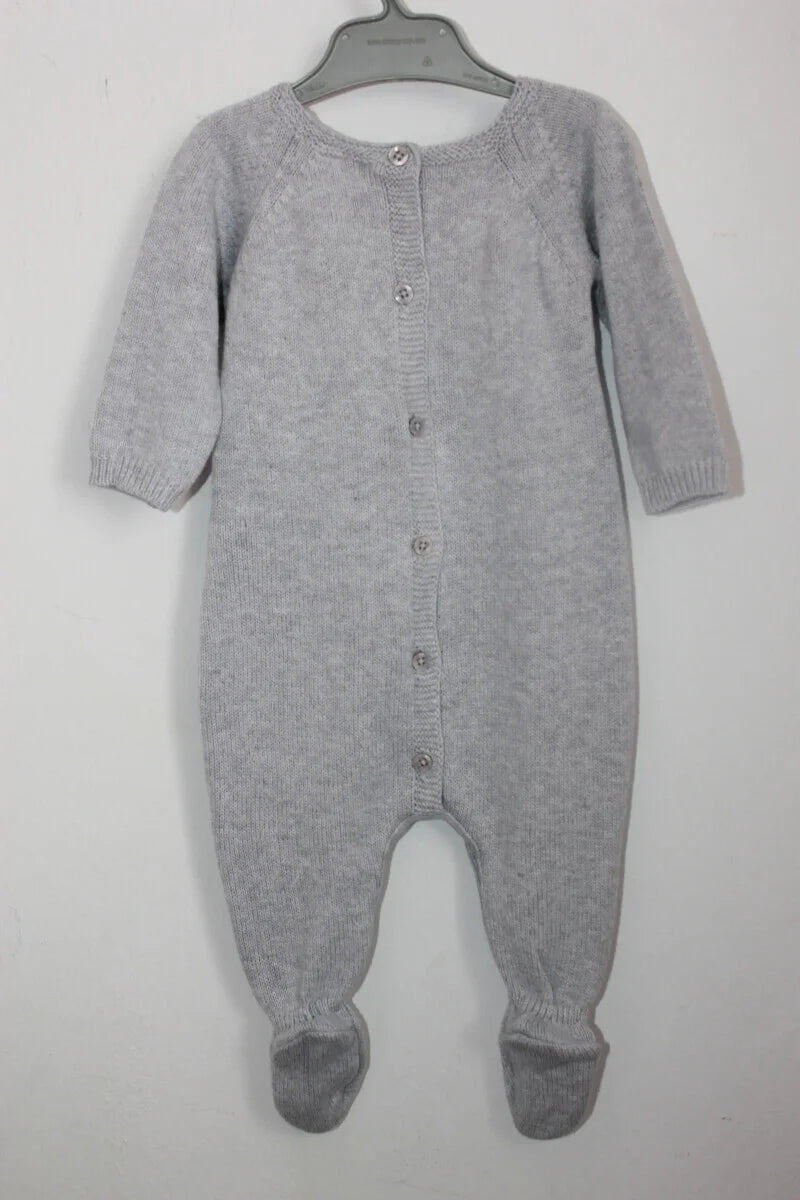 tweedehands-lichtgrijs-gebreid-pakje-unisex-neck-neck-maat-62-baby