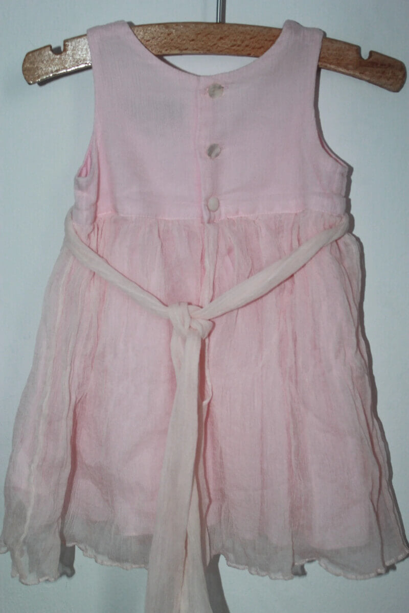 tweedehands-zomerse-lichtroze-mouwloze-zijde-jurk-maat-68-baby-meisje-floriane
