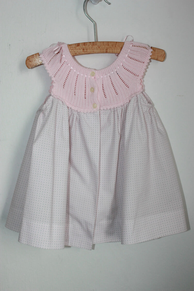 tweedehands-roze-wit-grijze-zomerse-mouwloze-jurk-maat-74-baby-meisje-carmen-taberner