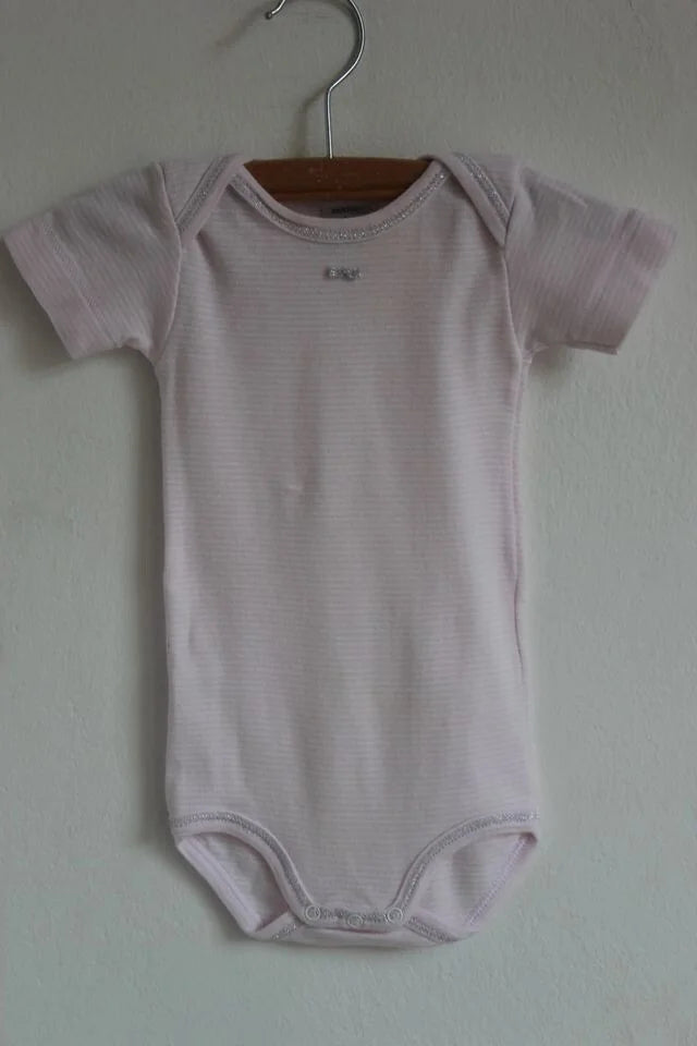 tweedehands-lichtroze-wit-gestreepte-romper-korte-mouwen-maat-68-petit-bateau-baby-meisje