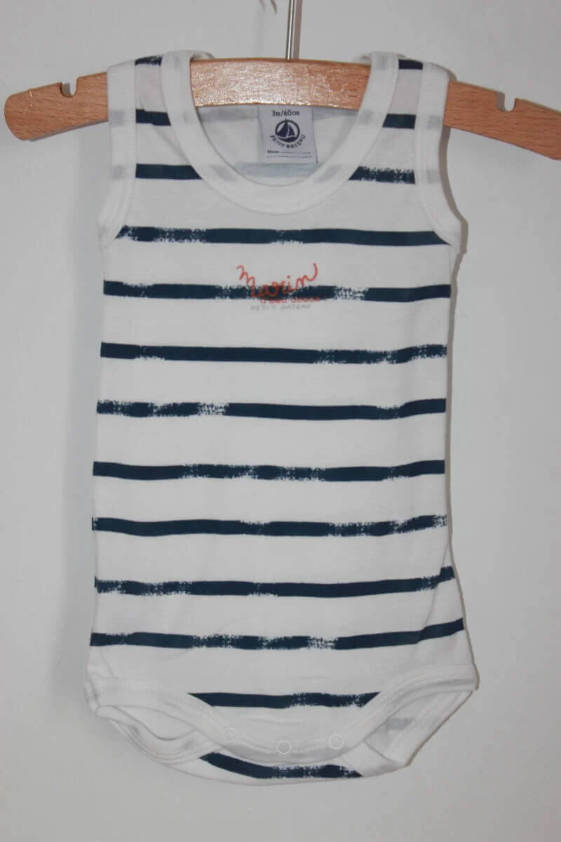 tweedehands-wit-blauw-gestreepte-mouwloze-romper-maat-62-petit-bateau