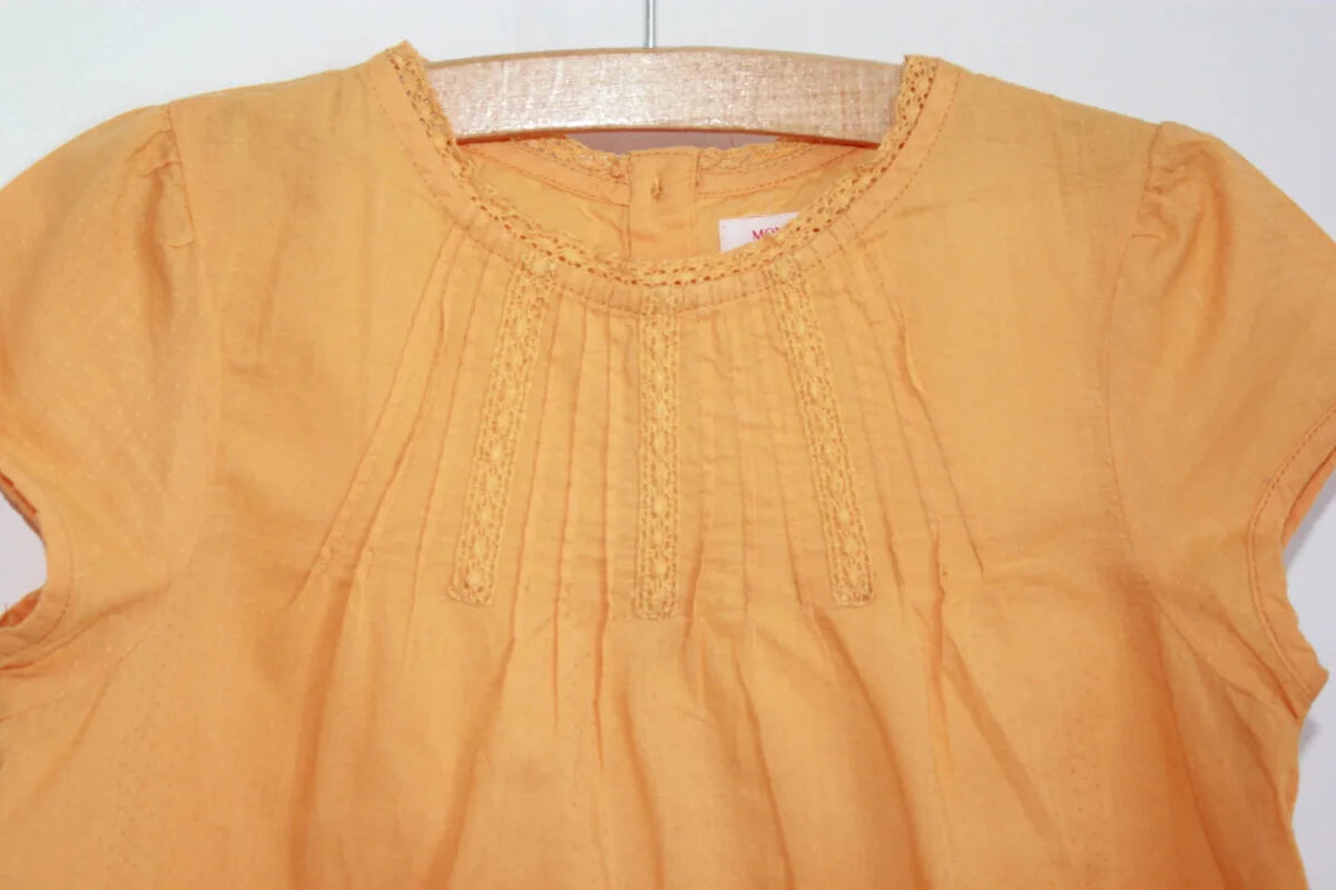 tweedehands-licht-oranje-blouse-korte-mouwen-maat-92-monoprix