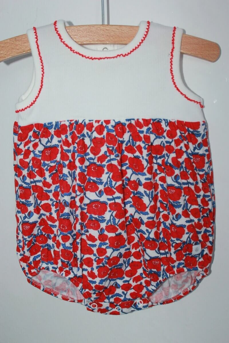 wit-rood-blauw-zomers-mouwloos-kort-pakje-klaprozen-maat-56-petit-bateau