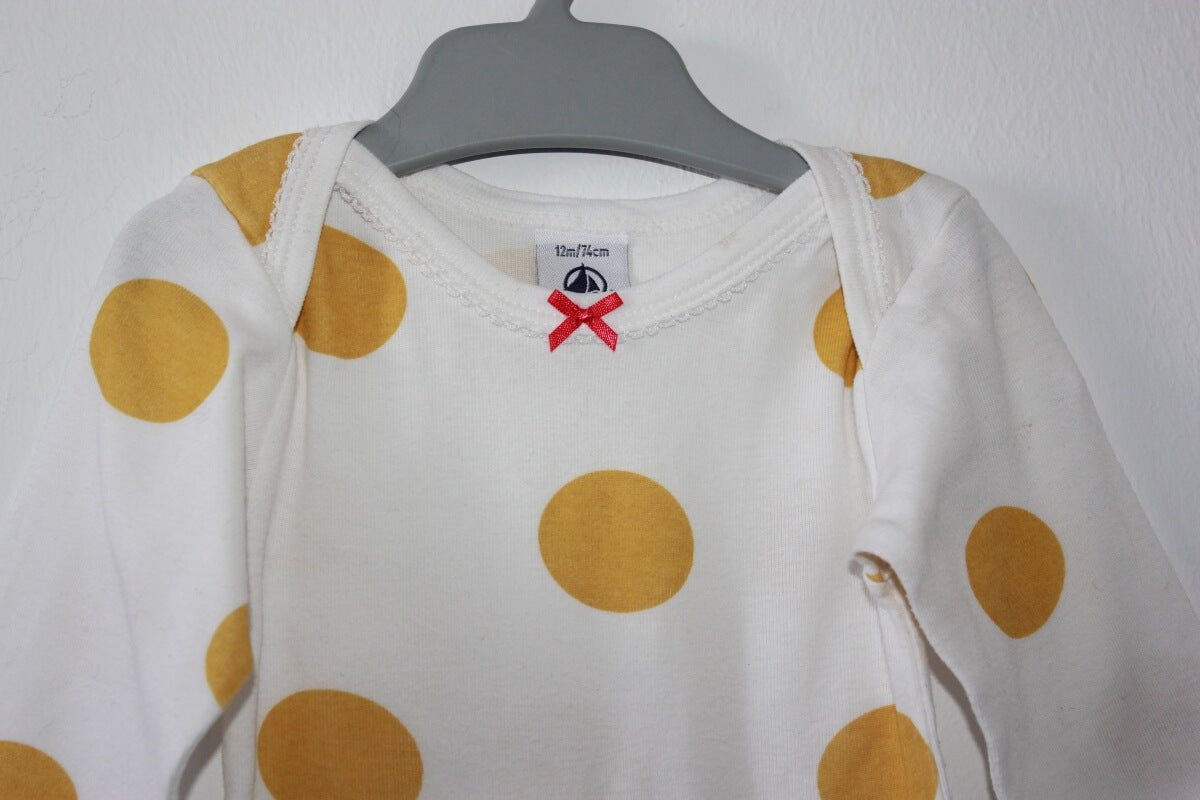 tweedehands-romper-lange-mouwen-mosterdgele-stippen-maat-68-baby-meisje-petit-bateau