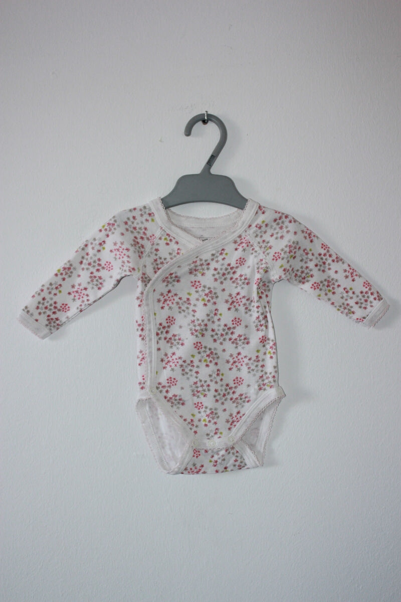 tweedehands-gebloemde-romper-lange-mouwen-maat-56-petit-bateau