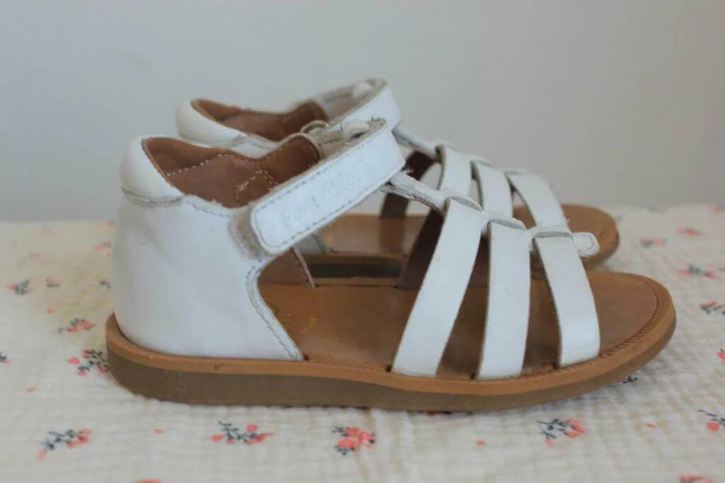 tweedehands-witte-leren-sandalen-maat-23-meisje-pom-d-api