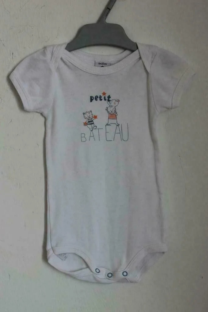 tweedehands-witte-romper-korte-mouwen-petit-bateau-maat-68-baby