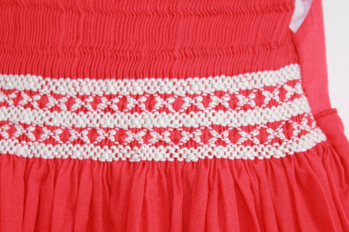 Rood-witte-gesmockte-zomerse-jurk-korte-mouwen-maat-86-baby-meisje-dorez