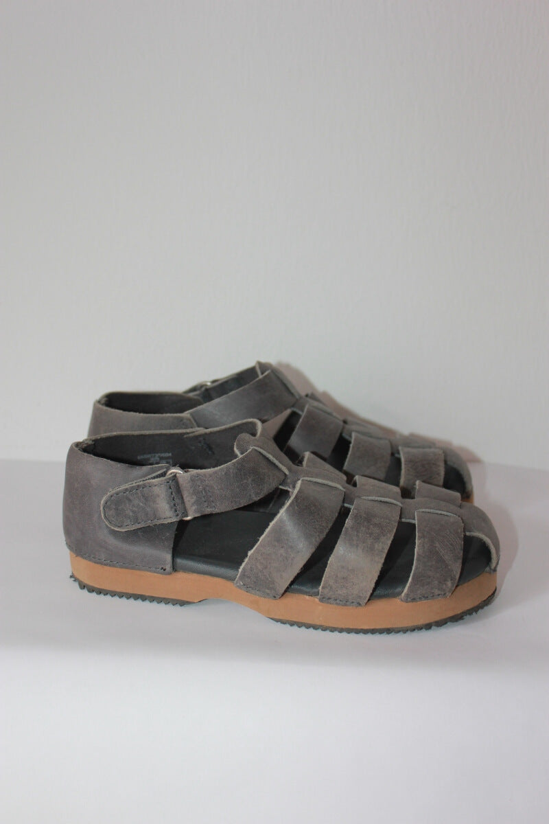 tweedehands-leren-grijze-sandalen-maat-27-jongen-zara