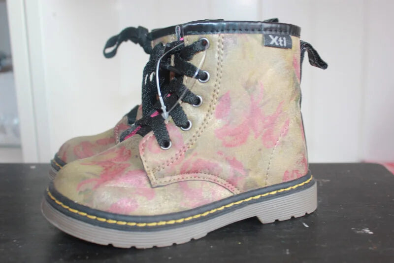 korte-gebloemde-laarzen-multicolour-dr-martens-model-xti-maat-25-meisje