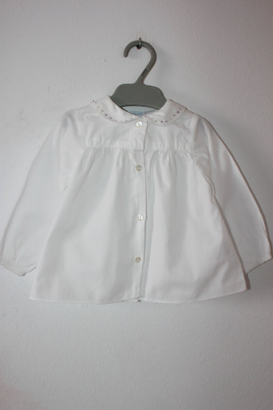 tweedehands witte katoenen blouse met lange mouwen van jacadi in maat 68 voor een baby meisje