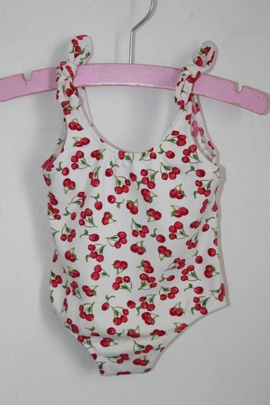 tweedehands jacadi badpak met kersen in maat 68 voor een baby meisje