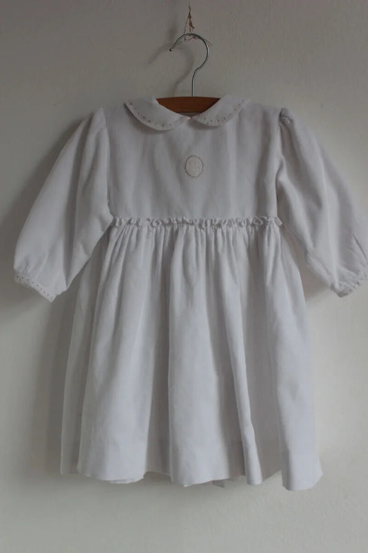 tweedehands witte ribfluwelen katoenen jurk van jacadi met lange mouwen in maat 80