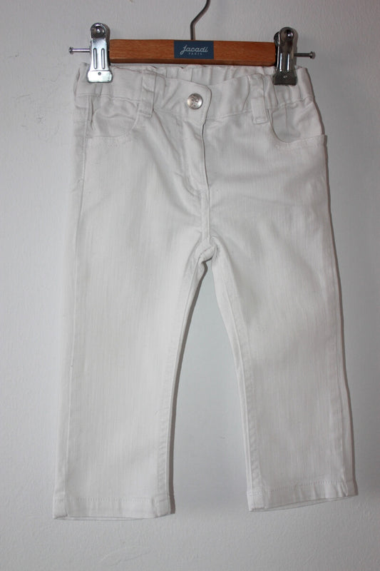 tweedehands witte lange broek van jacadi in maat 80 voor een baby meisje